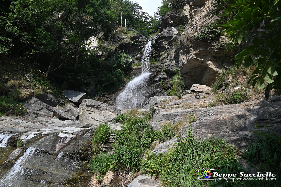 VBS_2879 - Novalesa - Abbazia. Parrocchia. Cascata del Rio Bard.jpg